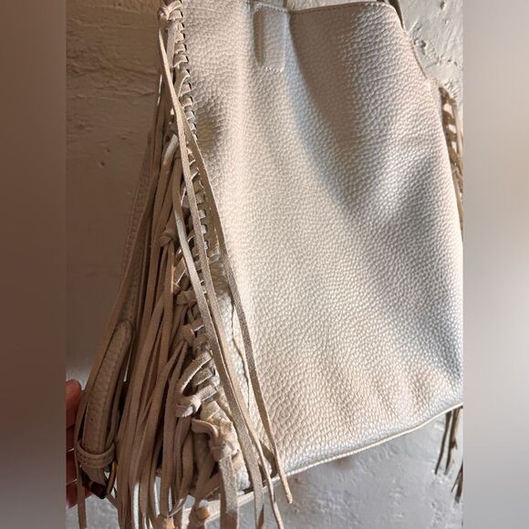 Shiraleah Fringe Cream Tote/Crossbody Vegan Bag large zipper pocket faux leather - Picture 2 of 16
